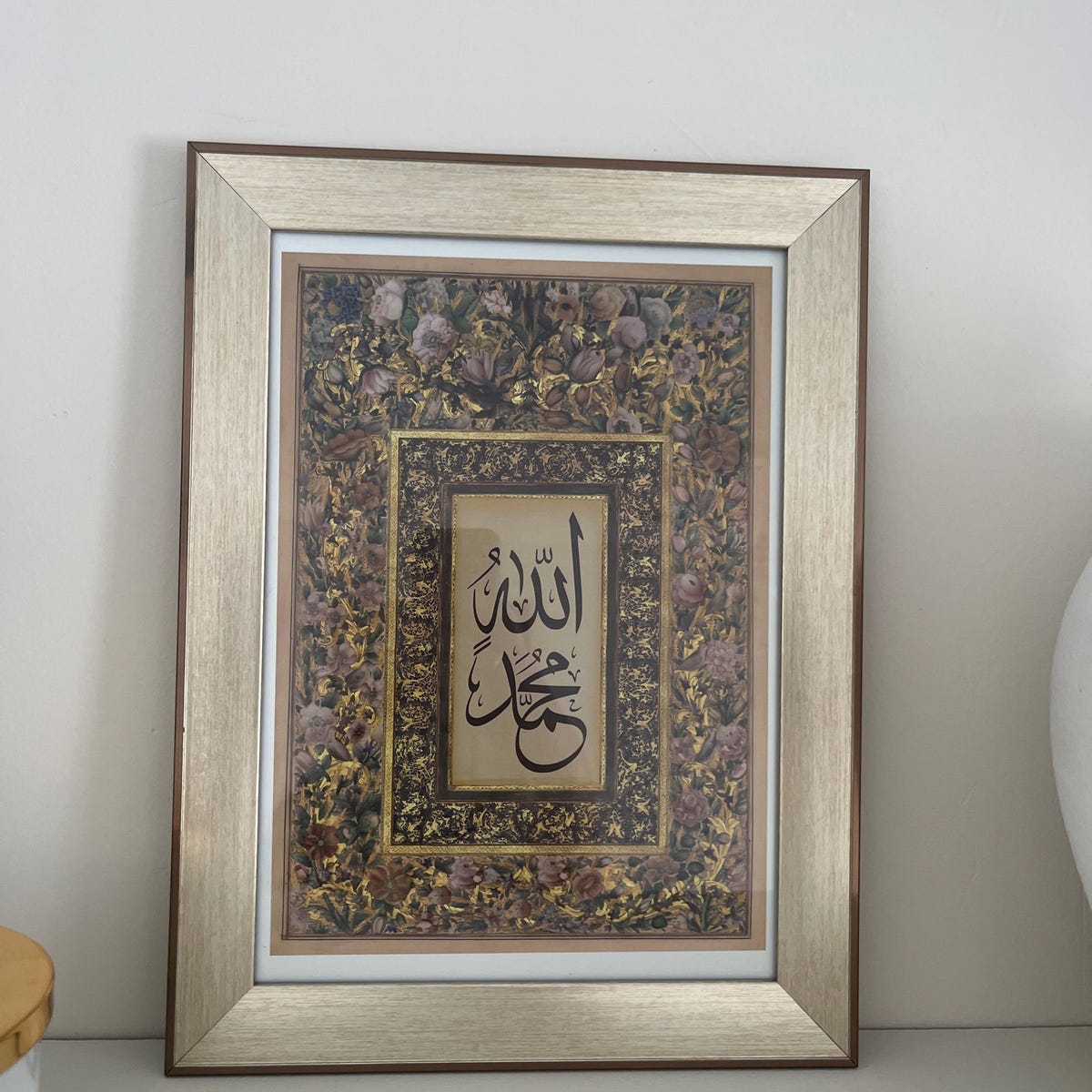 Compact wall art for minimalist home interiors