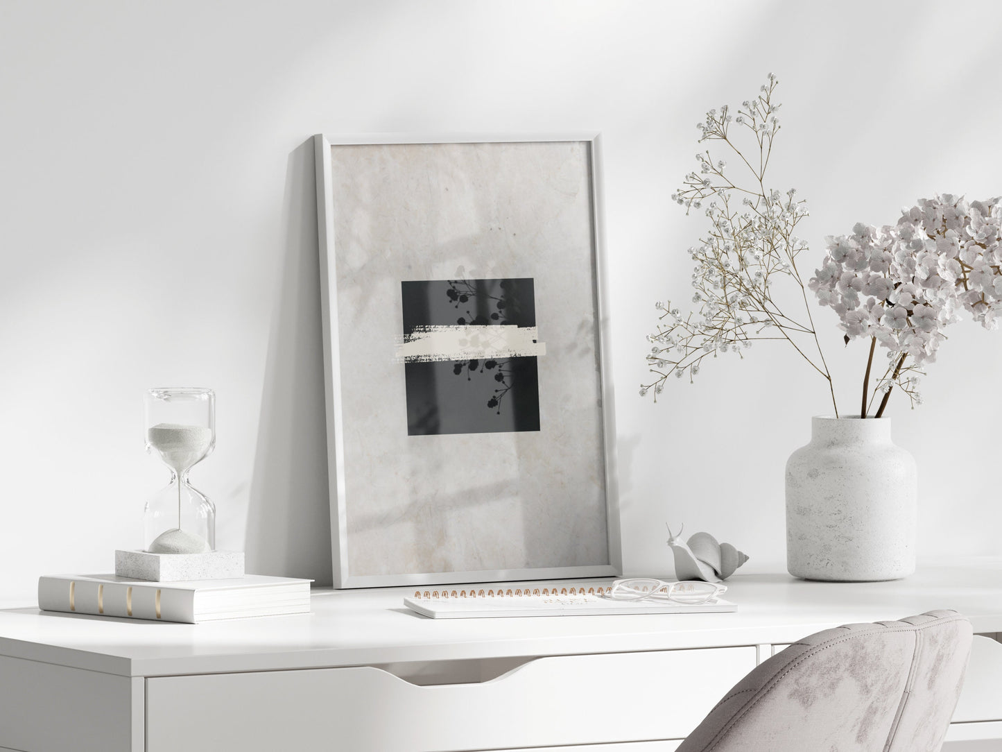 Simple geometric Kaaba-inspired wall art